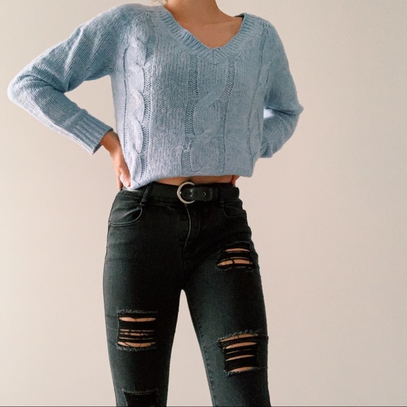 Prewinkle v-neck knit sweater🤍 - Picture 2 of 3